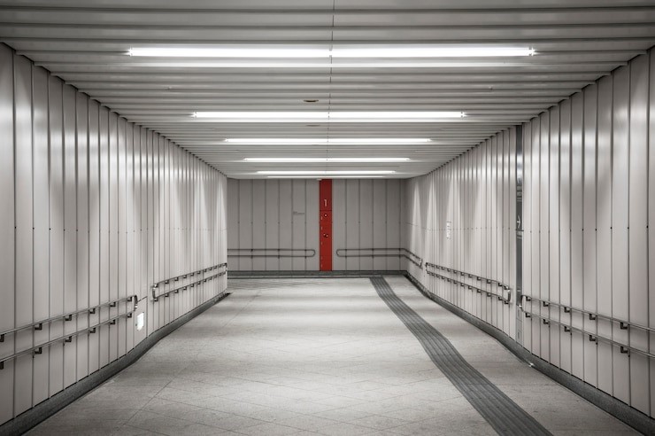 Maximizing Efficiency with Smart Lighting Controls in Warehouse Environments